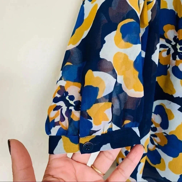CAbi Lydia Small Floral Blouse - Picture 4 of 12